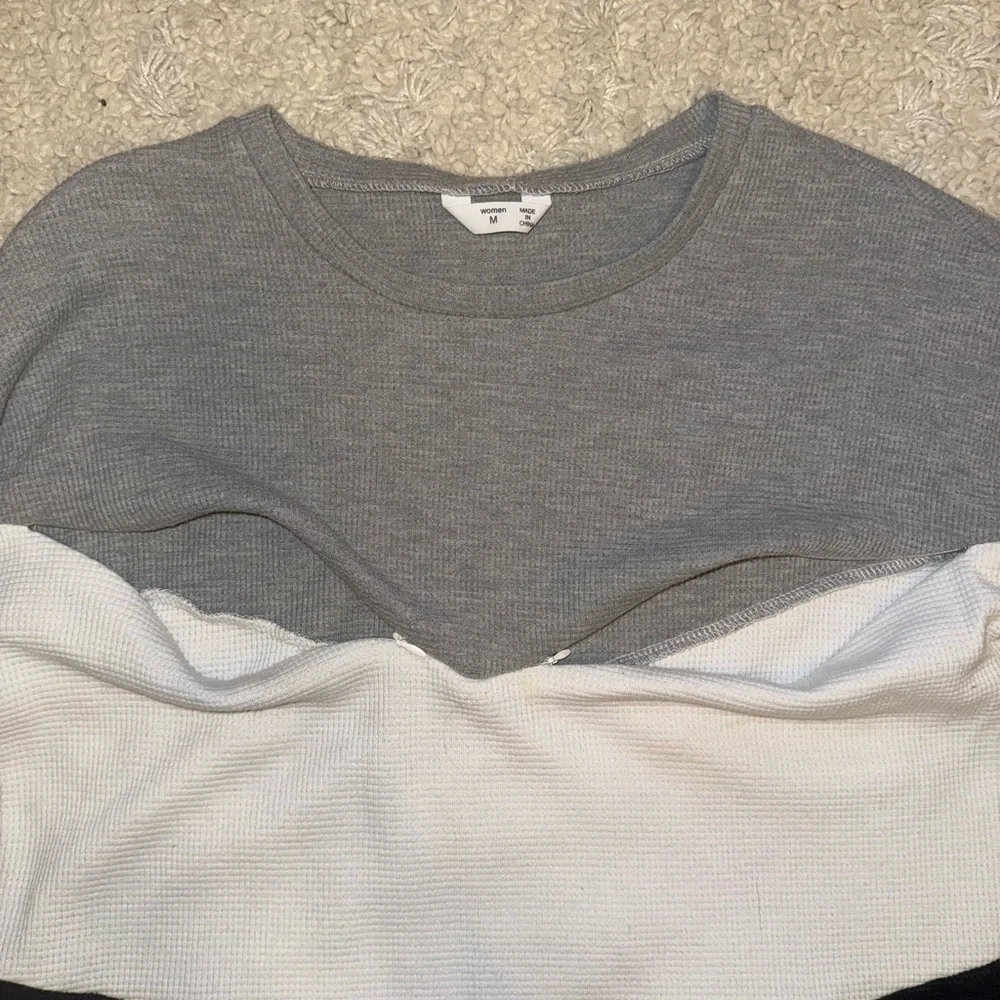 Bundle - Breastfeeding Friendly Tops - Medium - Picture 3 of 8
